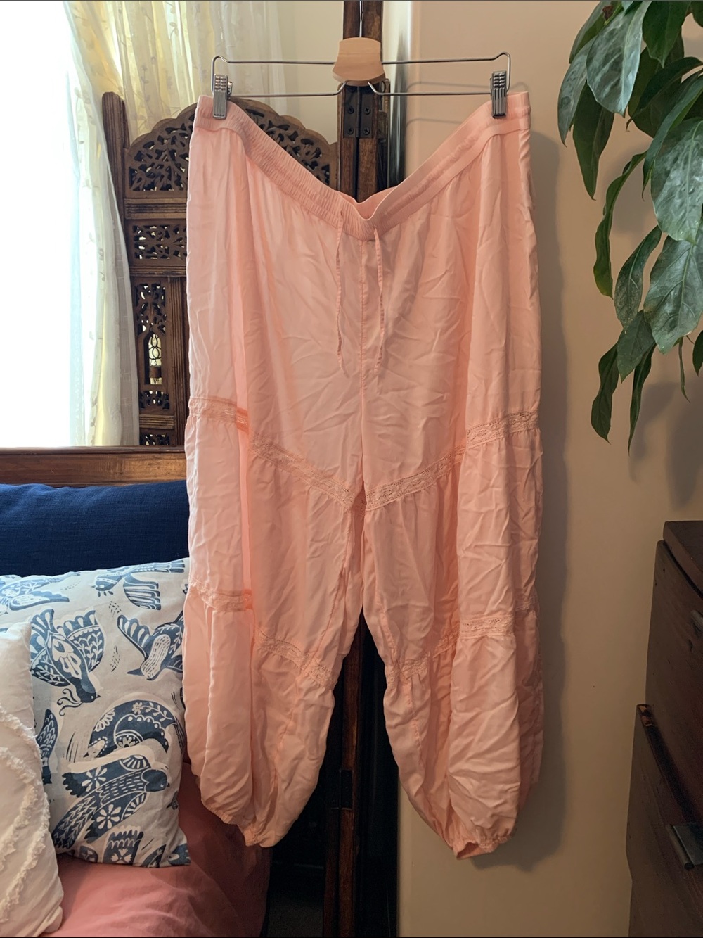 American Eagle Outfitters Light Pink Harem Joggers